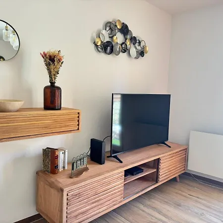 Apartment Cosy-tout-a-pieds Neuf Coeur Saint-raphael